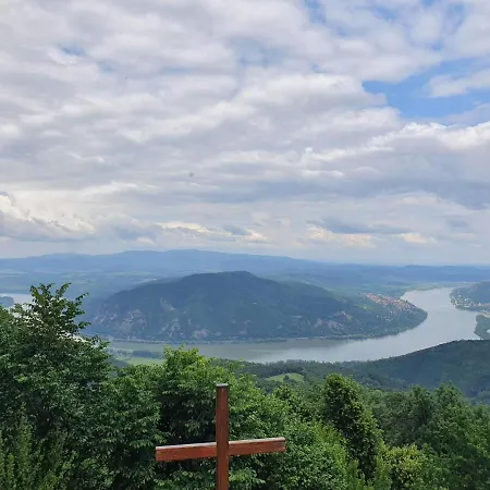 ロッジ Albatross Dömös