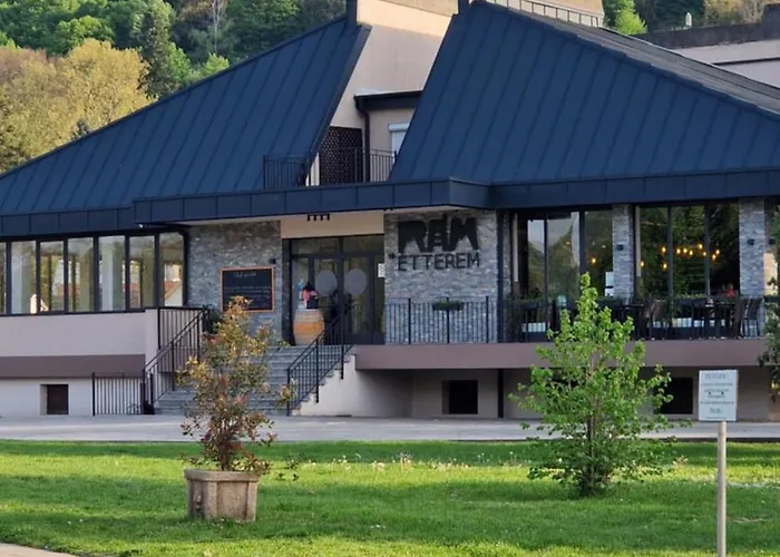 Lodge Albatross Domos